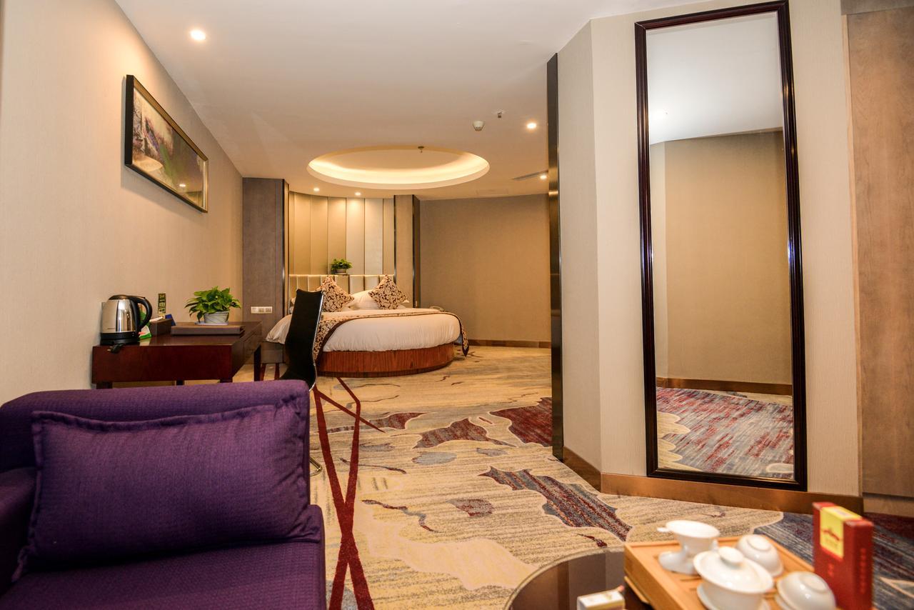 Days Hotel & Suites Shishi Цюаньчжоу Экстерьер фото